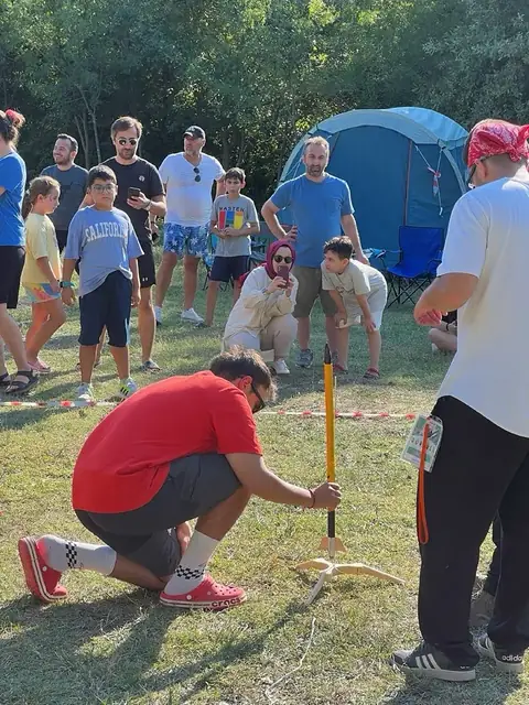 Roket fırlatma öncesi rampada yapılan hazırlık